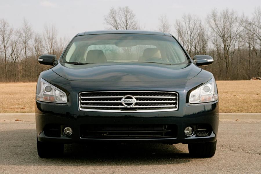  Nissan Maxima 2009 года  (фото 3 из 120)